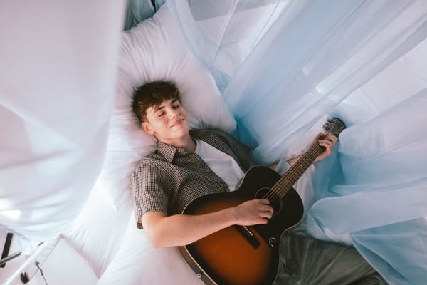 Fred Roberts releases acoustic version of Runaway