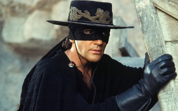 Antonio Banderas reveals a drag queen saved his life