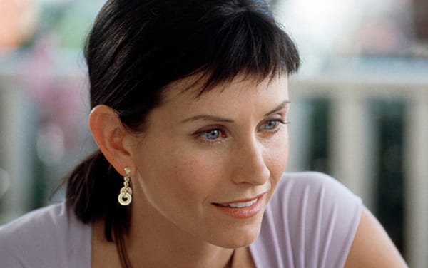 Courteney Cox is still haunted by her bangs in Scream 3: “That was the worst!”