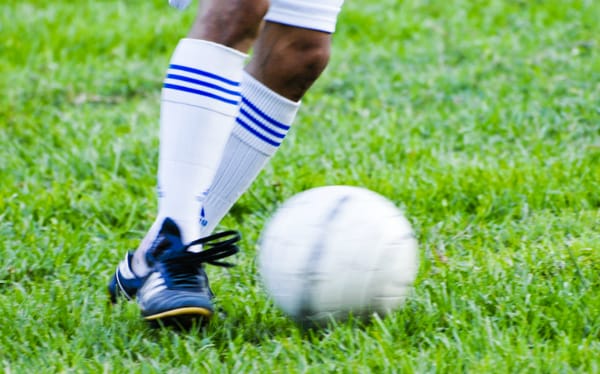 Anti-gay slurs force football players off the field during Concacaf Champions League semi-final