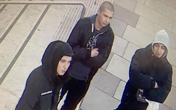 Met police on the hunt for four men involved in the homophobic attack of two victims