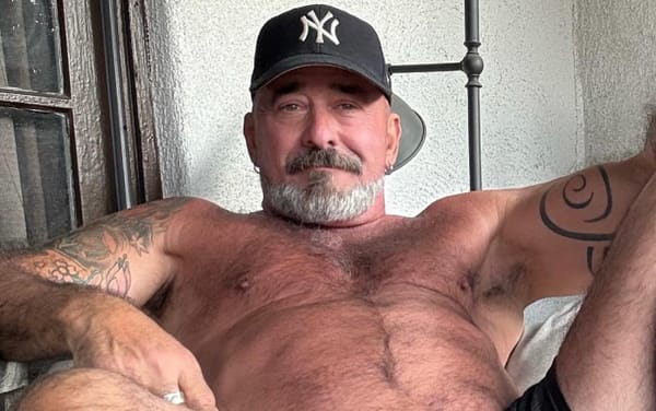 “Bozos”: Gay makeup artist slams ‘idiotic’ online trolls using his photo for right wing memes