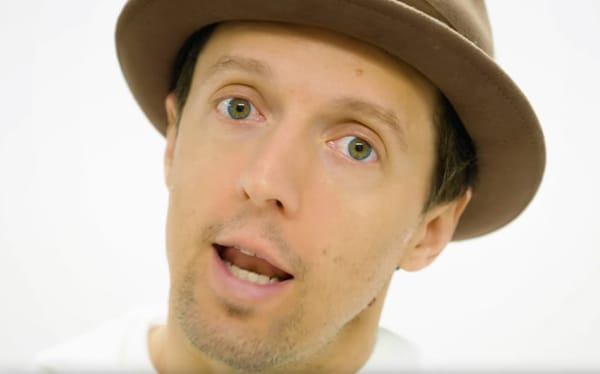 Jason Mraz first spoke about his “bisexually open mind” over 10 years ago