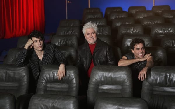 Los Javis rinden homenaje a Pedro Almodóvar en una nueva serie documental