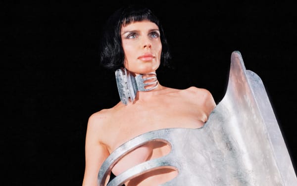 “So sorry, boys”: Julia Fox comes out as a lesbian