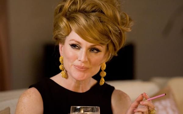 Julianne Moore hung out at a gay bar instead of going to the Oscars
