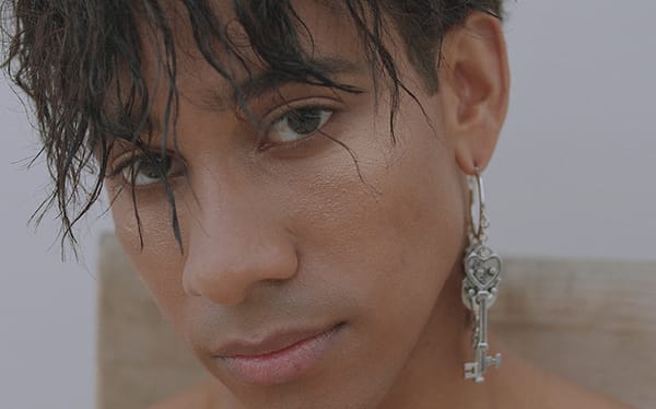 Love, Simon star Keiynan Lonsdale has just dropped a queer anthem