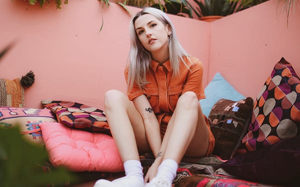 Premiere: LAOISE serenades her first queer crush in Seriously? music video