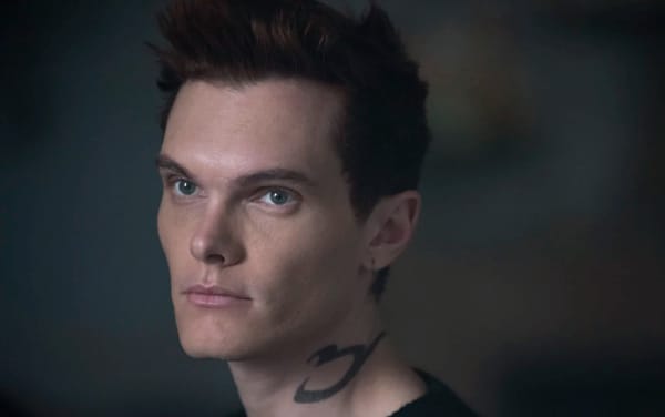 Shadowhunters star Luke Baines comes out as part of the LGBTQ+ community: “Love is love”