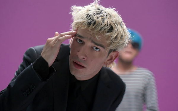 The 1975 star Matty Healy says he ‘kind of wants to kiss guys’