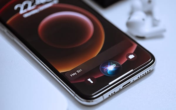 Apple tests gender-neutral Siri option voiced by LGBTQ+ person