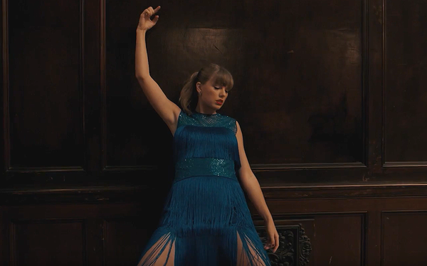 Taylor Swift loses all her inhibitions in video for Delicate – watch here!